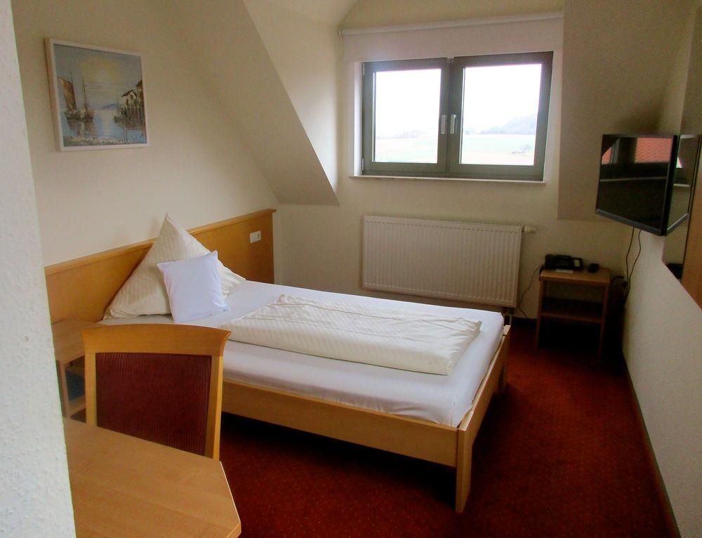 Hotel Restaurant Zehntscheune Sinsheim Luaran gambar